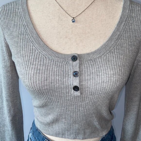 American Eagle Round Neck Crop Top Ribbed Grey Long Sleeve Sweater Size Medium - Picture 5 of 7